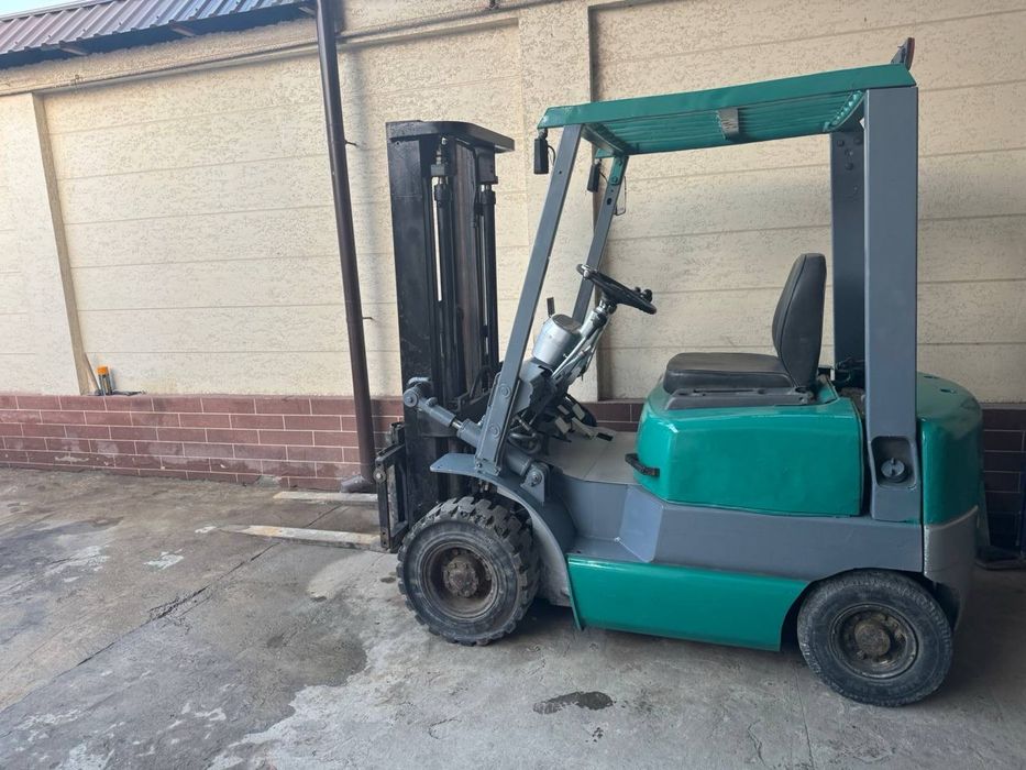 Кара вилочный погрузчик сотилади, юк кутариши 1,5 т. Холати яхши.