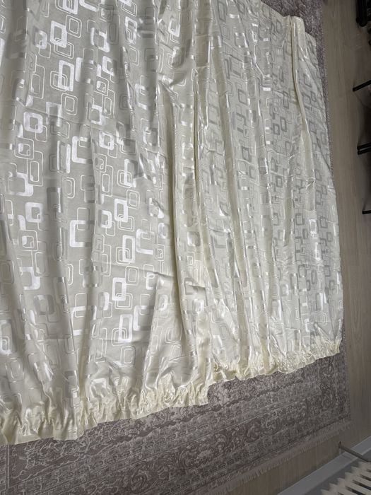 Штор жап жаңа жарқырап тұрған