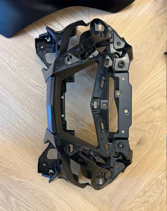 YAMAHA R6 - Pachet COMPLET CARENE NEGRE OEM Yamaha YZF-R6 RJ27 + accesorii + componente montaj (inclus)
