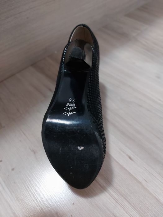 Официални черни обувки номер 36