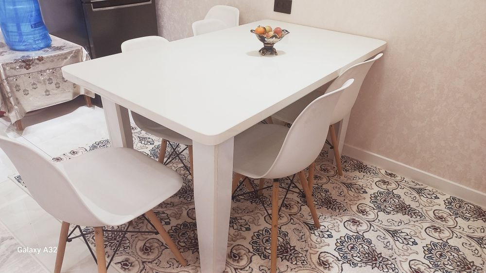 Сотилади стол стул ( 6 дона) холати ва сифати аьло