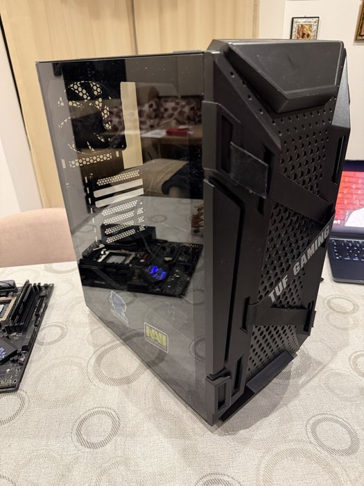 Asus Tuf Gaming GT301 - кутия