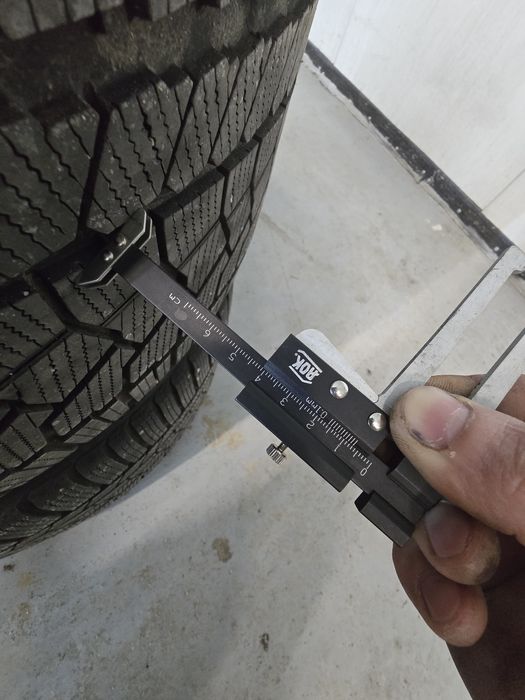 Vând Anvelope iarna 315/30/R22 2buc 276/35/R22 1buc5