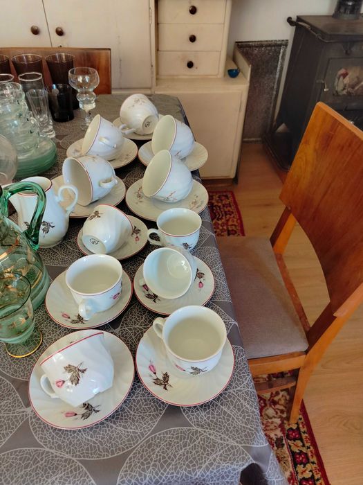 Керамични и стъклени чаши и сервизи за греяна ракия