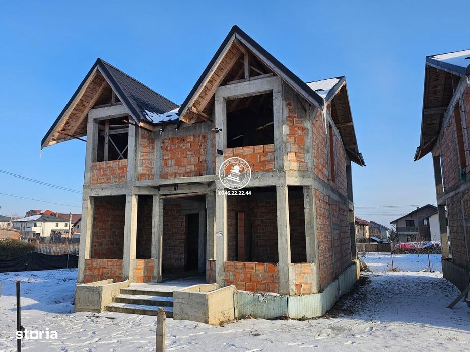 Vila 5 camere la rosu , 510mp teren in Breazu , Iasi