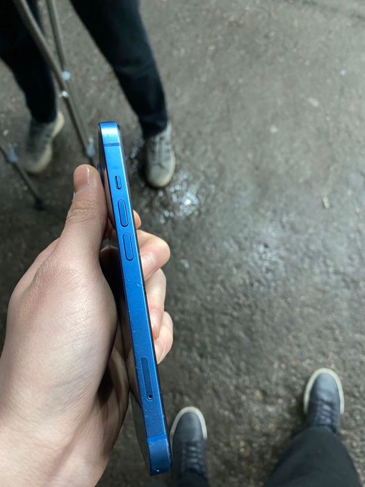 Продам айфон 13