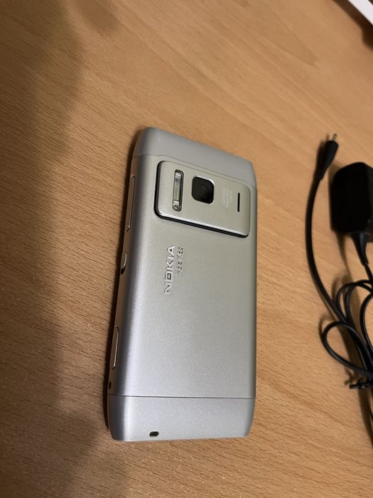 Nokia N8 symbian OS