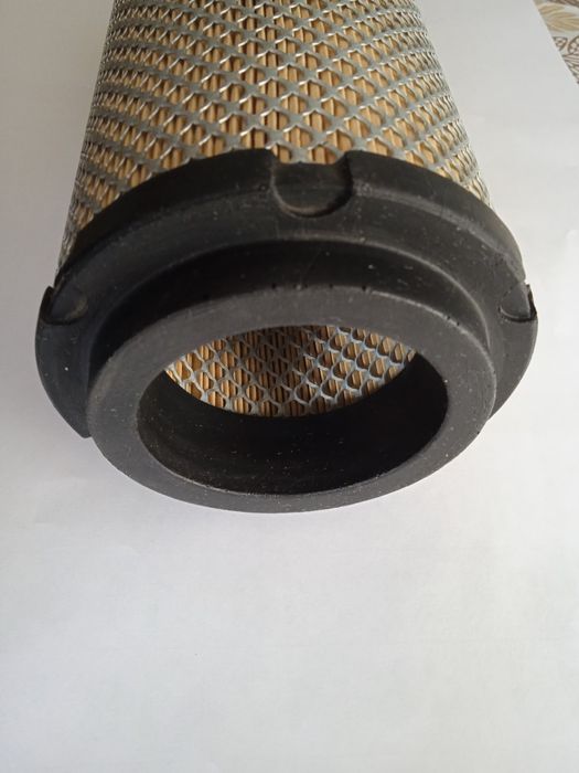 Воздушный фильтр для дизельного двигателя.