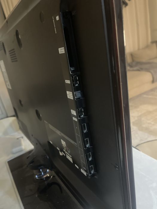 LED Телевизор Samsung 32" Full HD