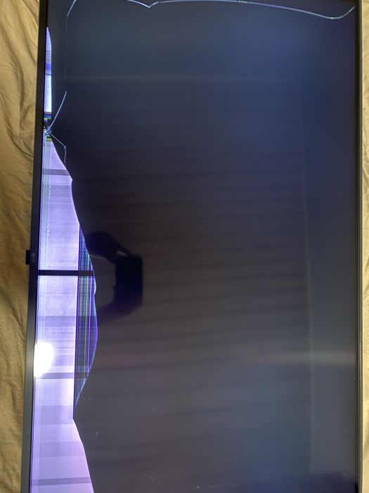 Vand tv LG model 43UQ81003LB an fabricatie 2023- diagonala 108