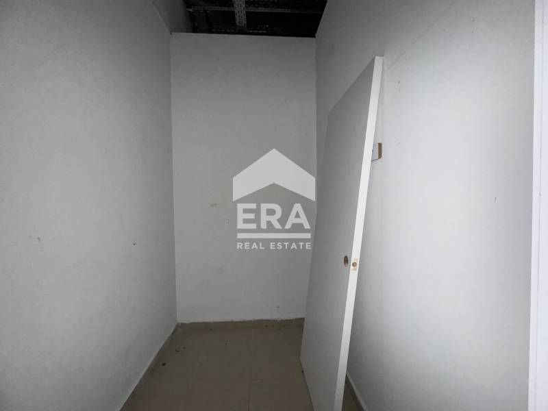 Дава се под наем Промишлена сграда в Хасково, Промишлена зона - Изток - 980 кв.м за 3920 € - Снимка #8