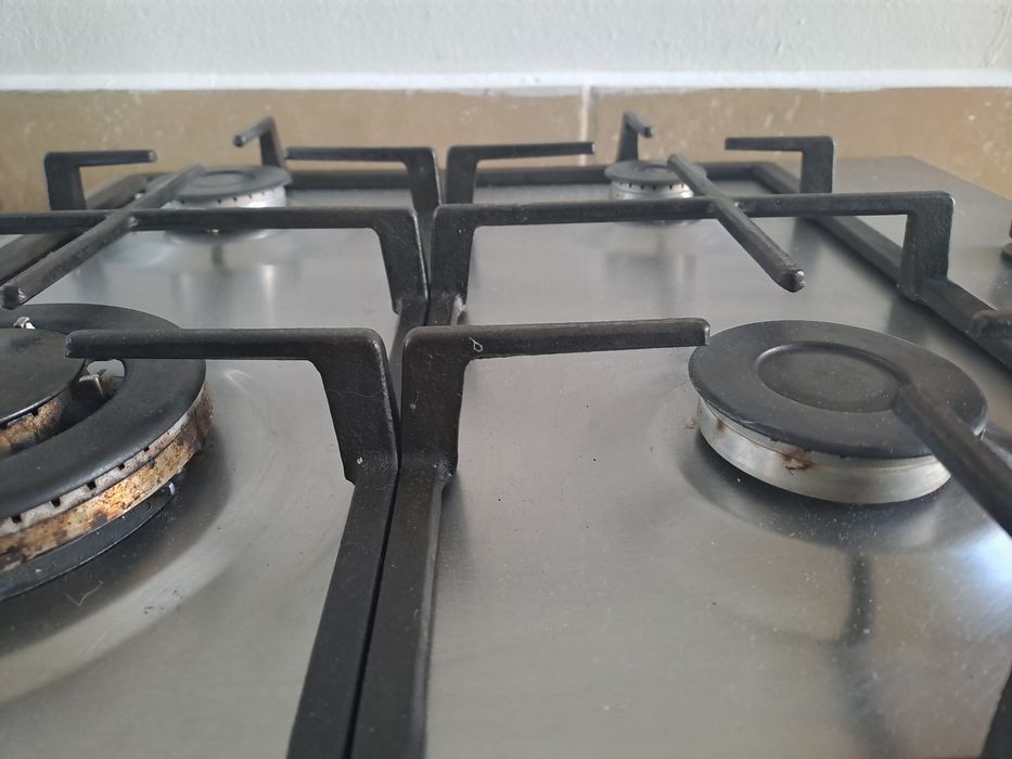 Cuptor electric Hansa incorporabil + plita Heinner cu gaz