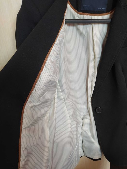 Дамско черно сако ZARA