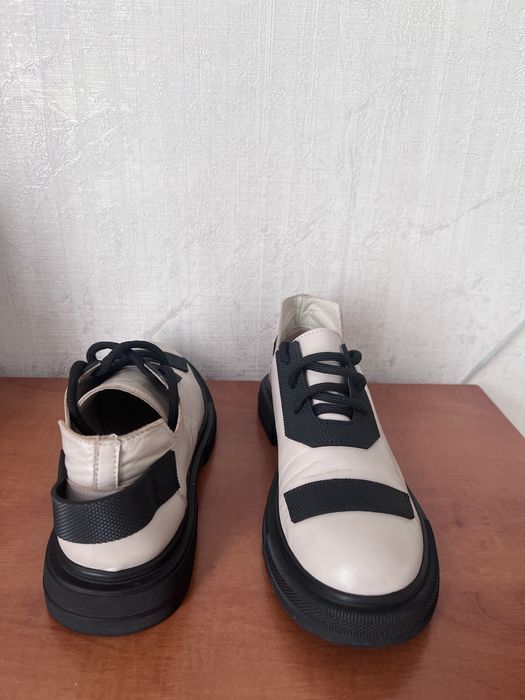 Продам женские туфли