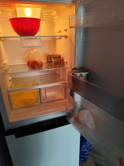 Продам холодильник Indesit No frost