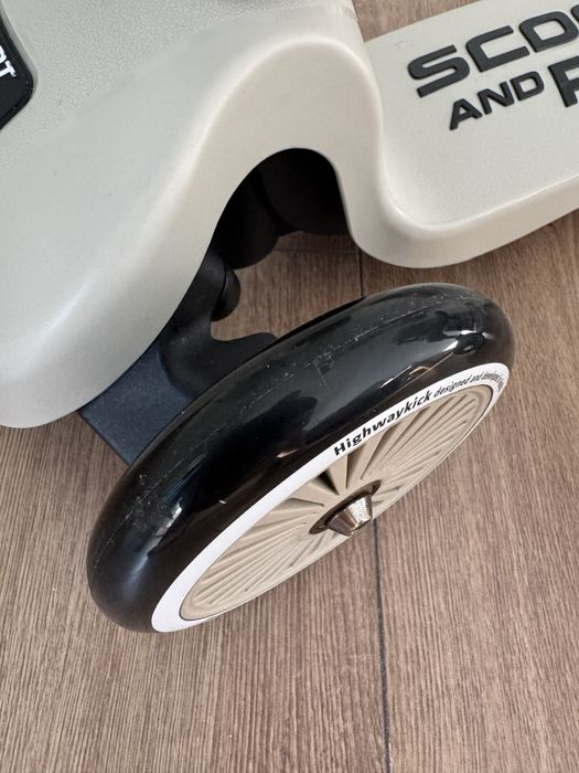 Trotineta Scoot and Ride