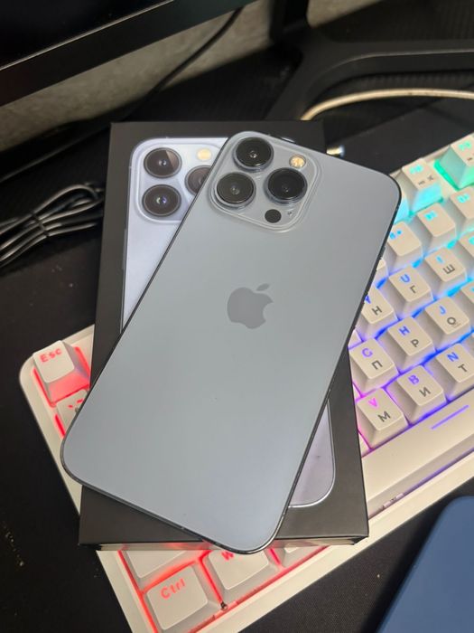 iPhone 13            .