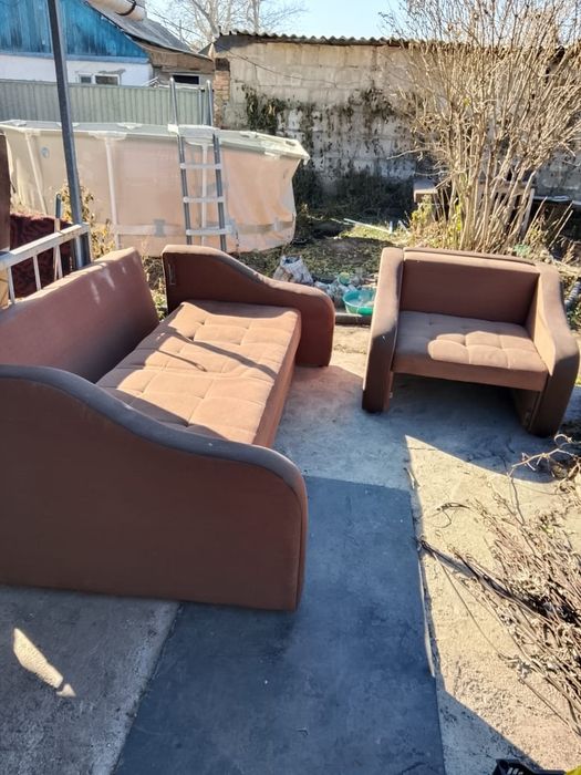 Продам диван с креслом