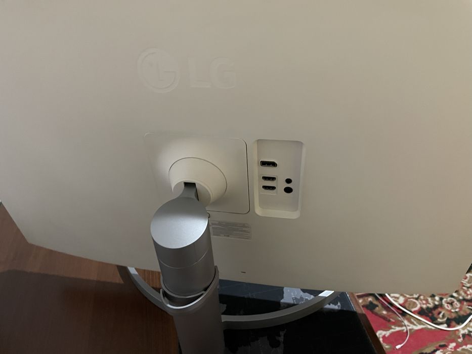 Монитор LG 4k 32