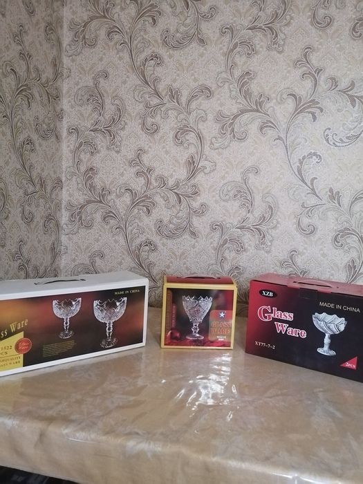 Новая стеклянная посуда, конфетницы