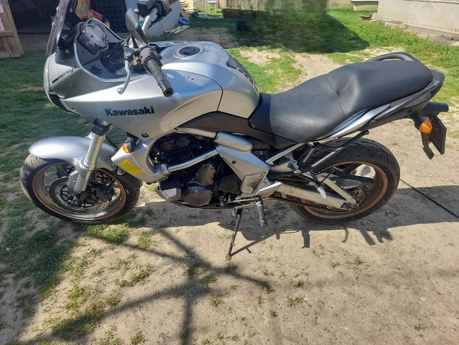 Vând kawasaki versys