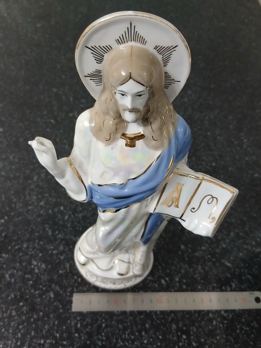 Продам  статуэтку фарвор