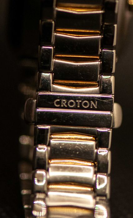 Дамски часовник с швейцарски механизъм и 18К масивно злато - Croton 18KT Equator