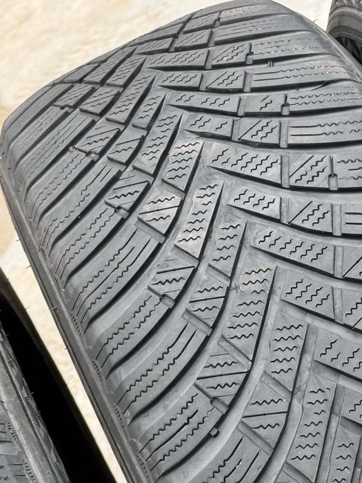 225/55/R17 Hankook Winter 4бр зимни dot2123