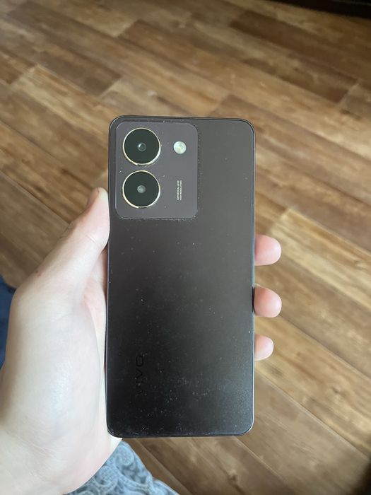 Vivo Y27S 128gb.