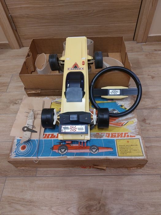 Стара радиоуправляема количка СССР, 1990 / Гоночный автомобиль "Спорт"