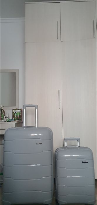 Продам    чемоданы