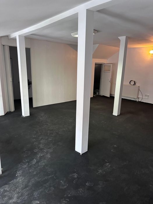 Spatiu de inchiriat . Marghita ultracentral Republici