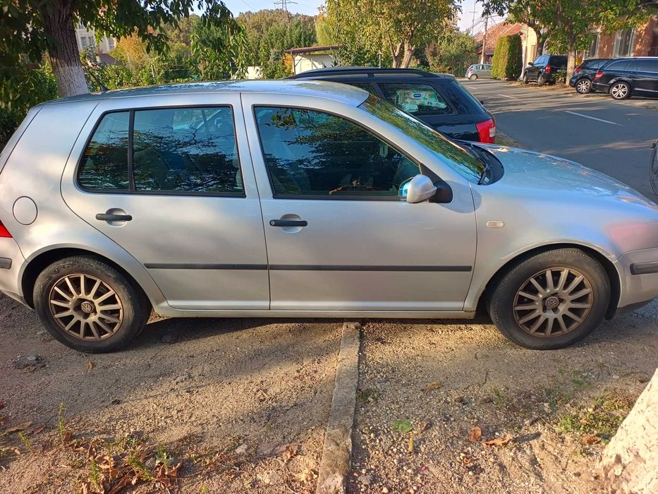 VOLKSWAGEN Golf 2000 — imagine 3