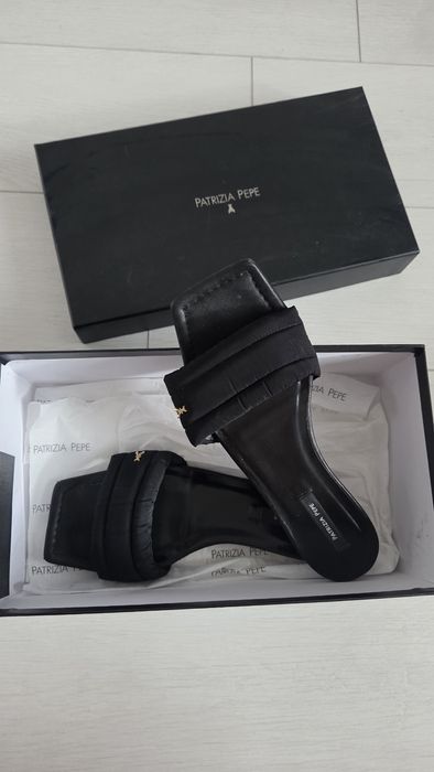 Чехли Patrizia Pepe