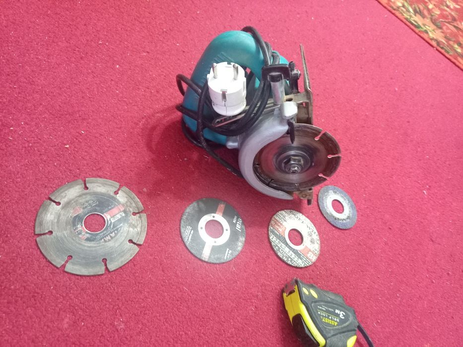 Продам электро кафелерезка ( с алмазным диском)