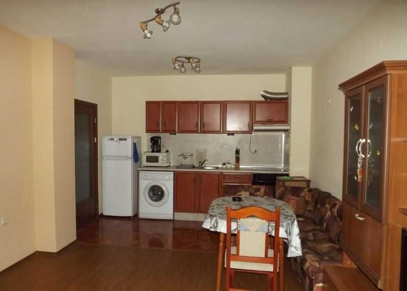 Дава се под наем Двустаен апартамент в Бургас, Лазур - 60 кв.м за 200 € - Снимка #2