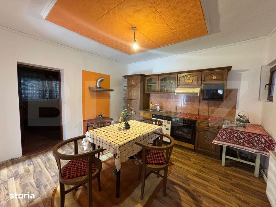 Vand casa cu 4 camere in Orastioara de Jos