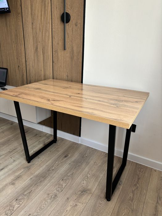 Продам обеденный стол. Есть торг