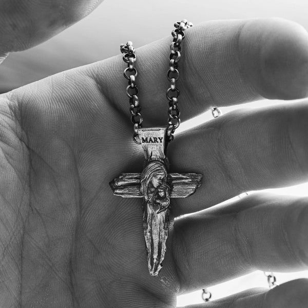 Сребърен кръст 925 с Дева Мария и Младенеца  бижу за вяра и закрила