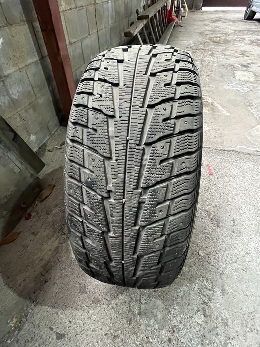 Продам комплект зимних шин Federal 265/50R20