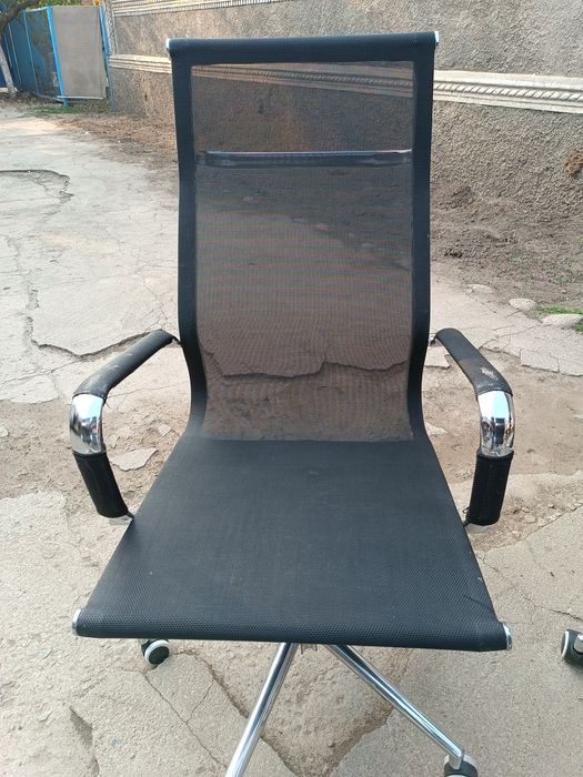 Офисные кресла на колесах, сетка / экокожа, хром