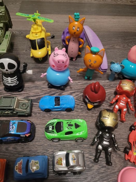 Игрушки разные все за 4000