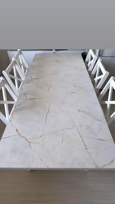 Продается стол со стульями