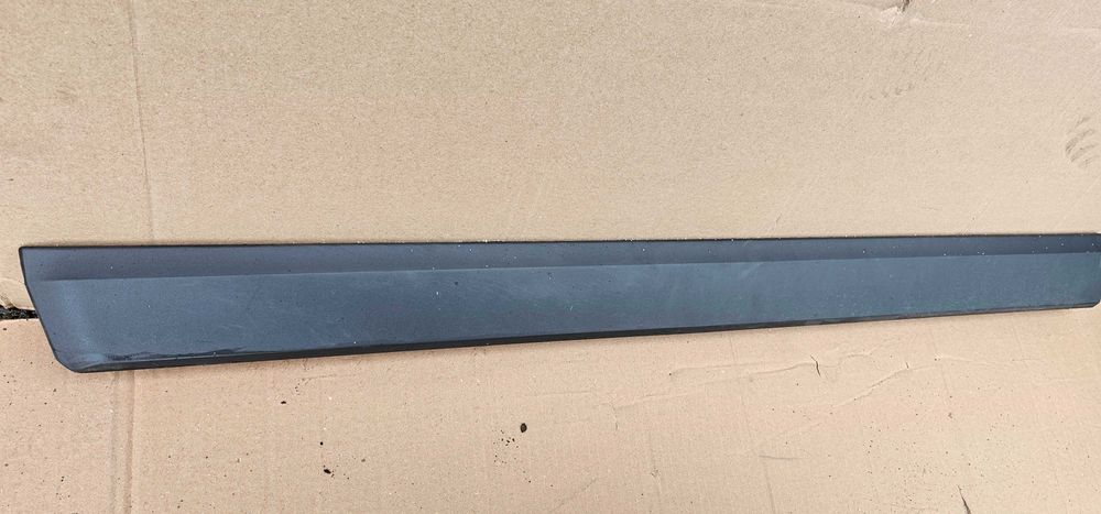 Bandou usa stanga fata Vw Passat B8 Alltrack 2015 2016 / 2017 2018