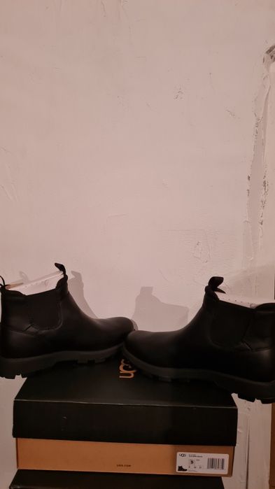 Ghete UGG vibram  barbati