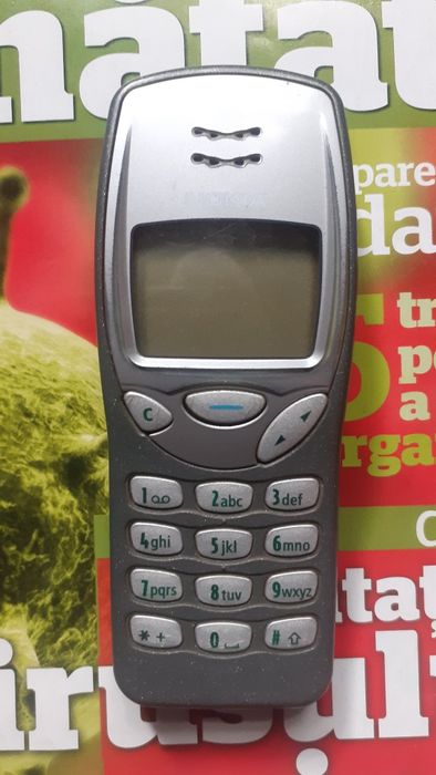 Telefon Nokia 3210 si Ericsson Ga628