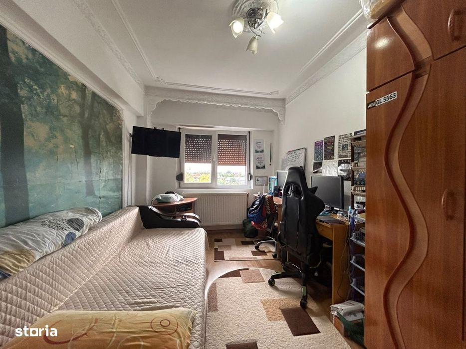 - Apartament 3 camere, suprafata 76mp Progresu. Confort 1 decomandat.