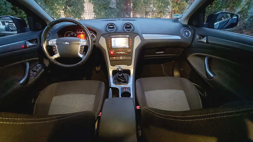 Ford Mondeo 2.0 Tdci 140 cp Euro 5 Titanium 2 seturi Roti Service complet la zi / Funcționează și arată ca nouă/ Garanție/ Rate