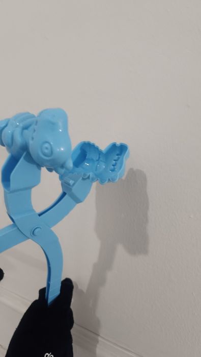 Игрушка в форме крокодила