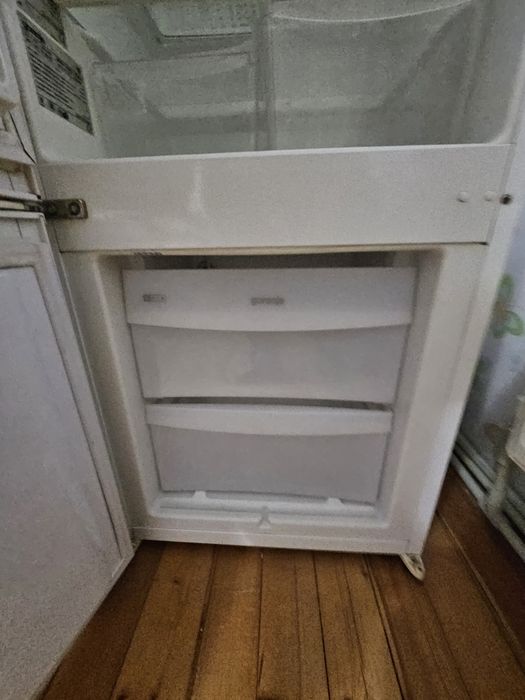 Хладилник с фризер